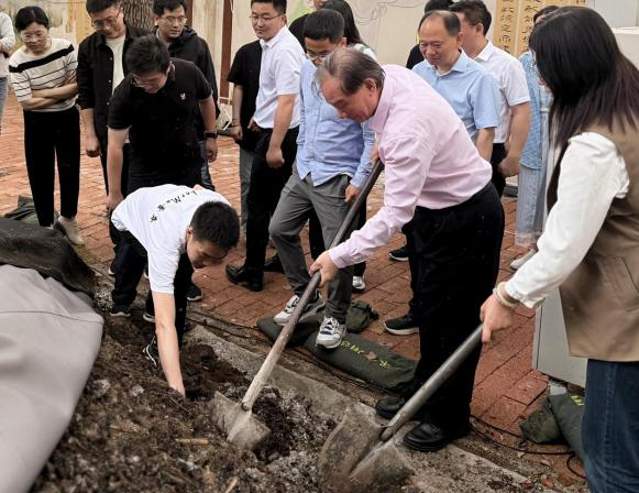 undefined 新奥朱雀网